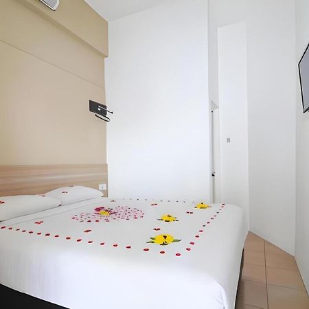 Guest House Nozz Семаранг Екстер'єр фото